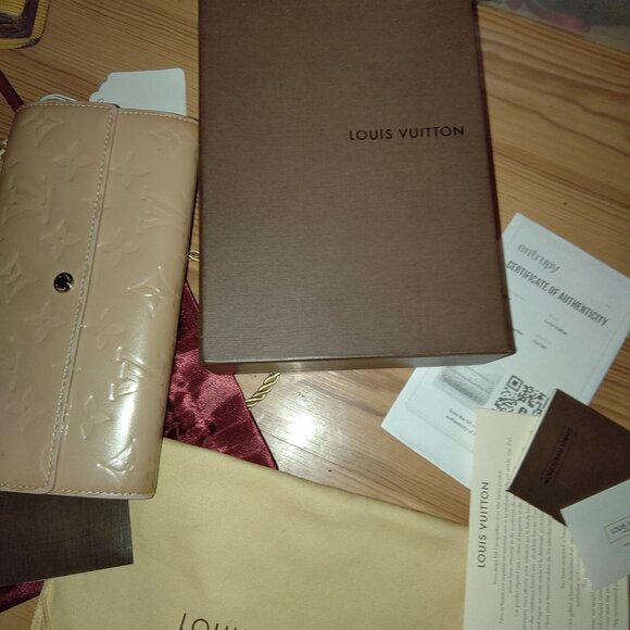 Louis Vuitton Embossed Monogram on Vernis Leather - Nude - Picture 10 of 11